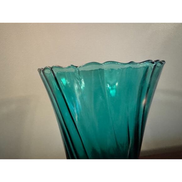Jeannette Glass Swirl Ultramarine Vase 8.5 Inch Pedestal Aquamarine 1930s - Picture 5 of 7